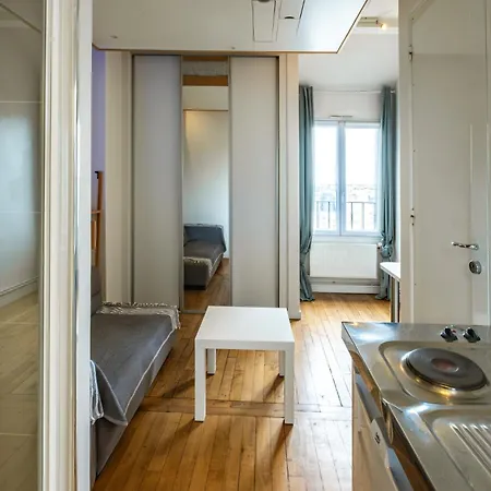 Charming - Eiffel Tower Apartment